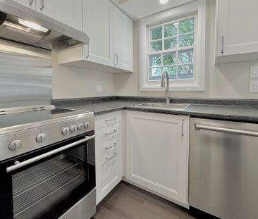 For Lease - 165 Oxford Street, London North, Ontario - Photo 4