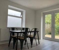 Flat to rent - Photo 1