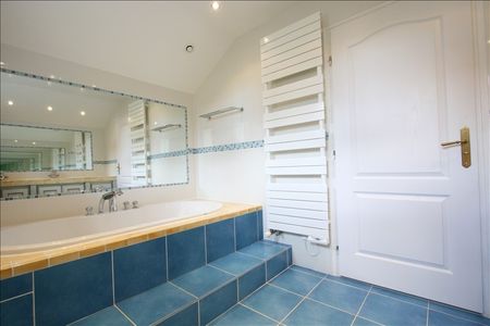 Location Maison 4 pièces 139m² ALLONZIER LA CAILLE 74350 - Photo 3