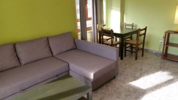 Apartamento de alquiler en Palacio, 18, Palacio - Photo 1