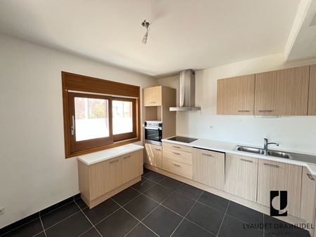 Location Appartement 4 pièces 105m² - Photo 2