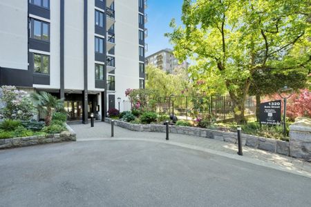 Lancaster House - Photo 2