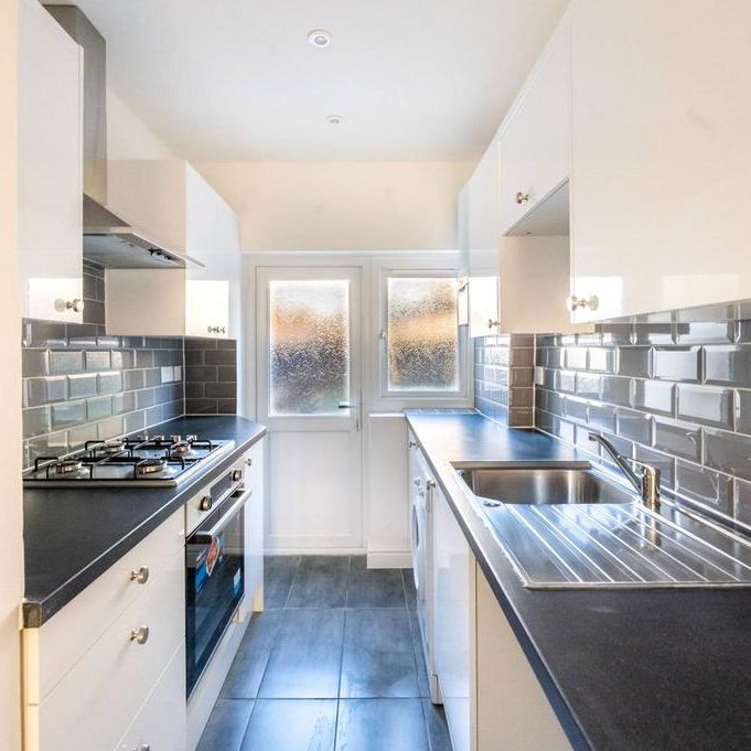 4 bedroom terraced house to rent - Photo 1