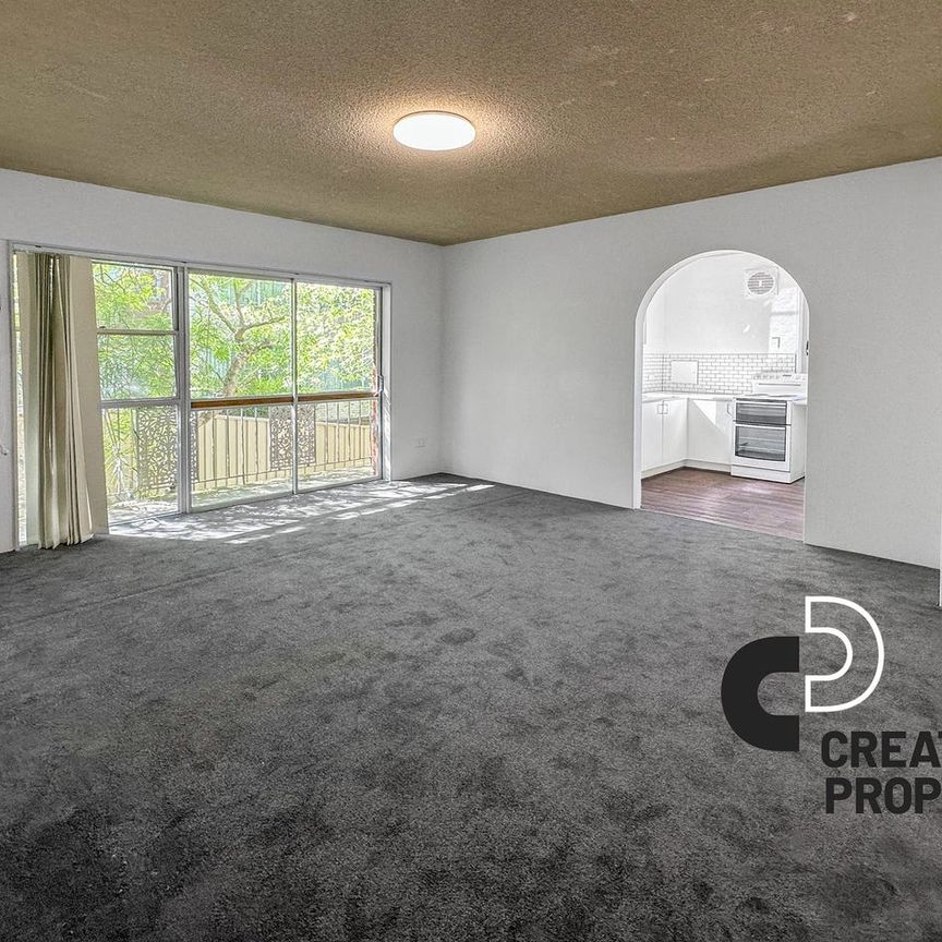 Freshly Renovated Unit - Photo 1