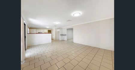 4 Bedroom home in Orana Heights - Photo 3