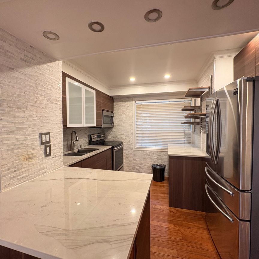 For Lease - 1055 Shawnmarr Road Unit# 27, Mississauga, Ontario - Photo 1