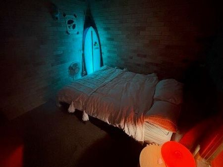 Broadbeach Waters - Photo 2