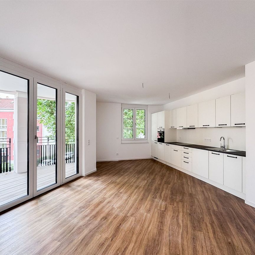 Großzügig Wohnen - 3-Zi.-Wohnung mit außergewöhnlichem Grundriss und repräsentativem Rundbalkon - Foto 1