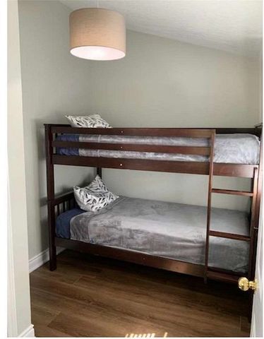 For Lease - 11 13th St S Street, Wasaga Beach, Ontario - Photo 3