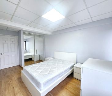 London Road, Southampton - Photo 2