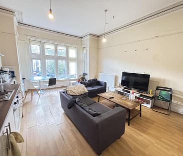 4 bedroom flat to rent - Photo 2