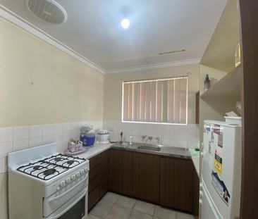 Peaceful 2 bedroom duplex in a great location ! - Photo 6