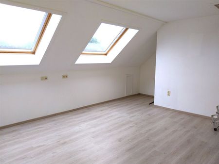 TE HUUR: Zeer ruim duplex appartement met 3 slaapkamers te Zolder! - Photo 3