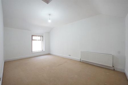 3 bedroom end of terrace house to rent - Photo 5