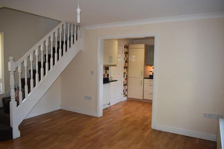 3 bedroom detached house to rent - Photo 2