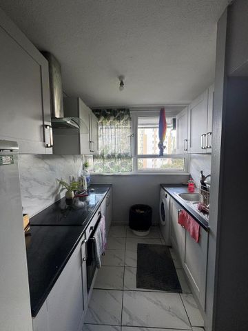 4 bedroom flat to rent - Photo 4