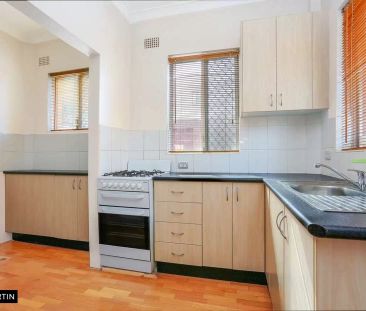 MGM MARTIN - TWO BEDROOM APARTMENT - Photo 4