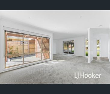 5 Nathan Court, Pakenham, Vic 3810 - Photo 3