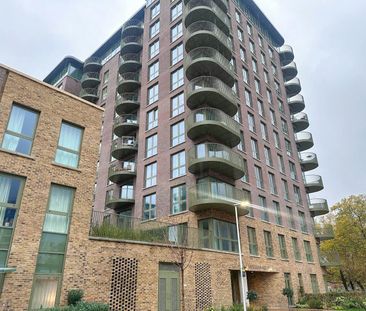 Flat to rent on - Photo 1