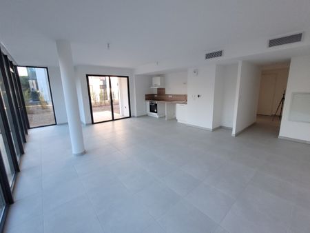 Location Appartement 3 pièces 86m² AIX EN PROVENCE 13100 - Photo 4