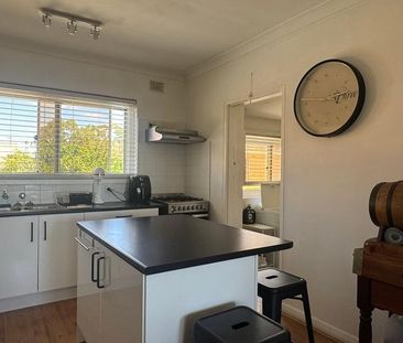 Comfortable Living! - Photo 5