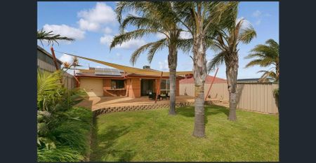 WELL MAINTAINED 3 BEDROOM HOME IN SOUGHT AFTER LOCATION - Photo 3