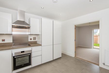 2 bedroom semi-detached house to rent - Photo 2