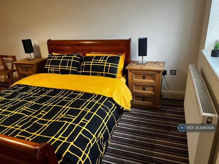 1 bedroom flat to rent - Photo 2