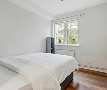 3 bedroom flat to rent - Photo 5