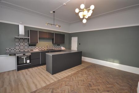 Flat 4, 4 Clarendon Square, Leamington Spa - Photo 4