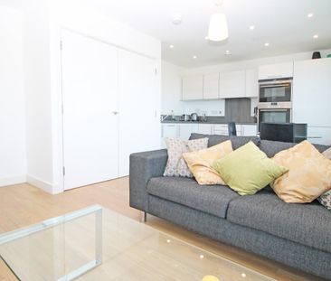 1 Bed Flat, Marner Point, E3 - Photo 1