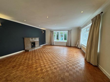 4 bedroom detached house to rent - Photo 2