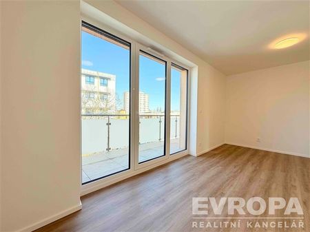 Pronájem bytu 2+kk o velikosti 69 m - Fotografie 4