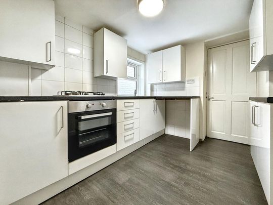 3 bedroom terraced house to rent - Photo 1