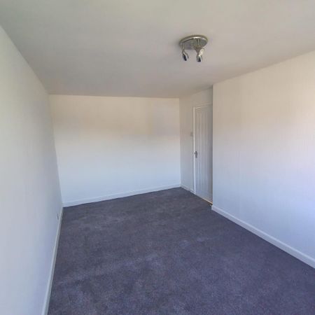 3 bedroom detached house to rent - Photo 3