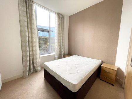 3 bedroom flat to rent - Photo 4