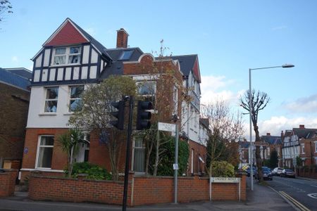 2 bedroom flat to rent - Photo 2