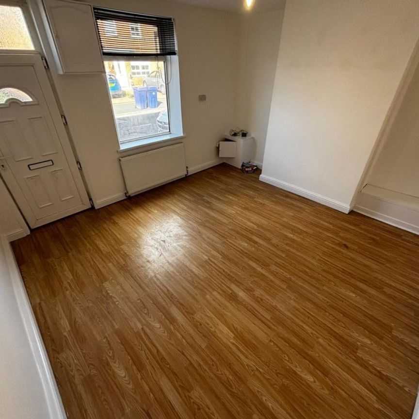 2 bed Terraced - To Let - Photo 1