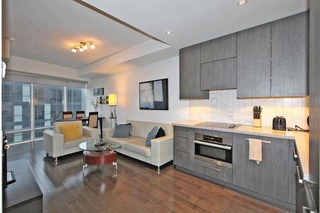 For Lease - 8 The Esplanade Avenue Unit# 3512, Toronto, Ontario - Photo 2