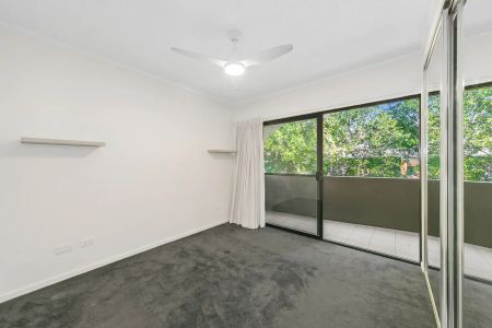 SPACIOUS 2 BEDROOM APARTMENT! - Photo 5