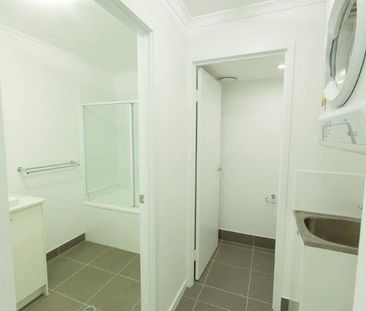 MODERN THREE BEDROOM FULLY AIR CONDITIONED TOWNHOUSE - Photo 6