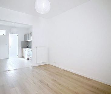 Appartement te huur in Ukkel voor € 980 met 1 slaapkamer - Photo 1
