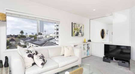 Herne Bay, Fully furnished 1 bedroom, $850 per week - 15/3 Hamilton Road - Photo 2