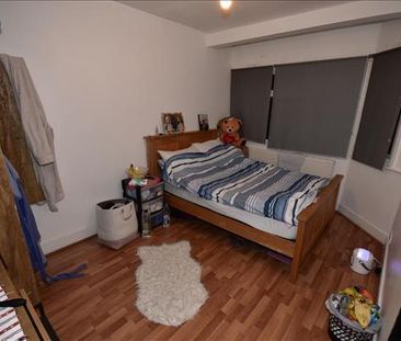 3 bedroom end of terrace house to rent - Photo 4