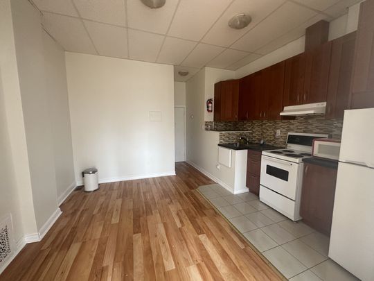 For Lease - 1504 Queen Street Unit# 2A, Toronto, Ontario - Photo 1
