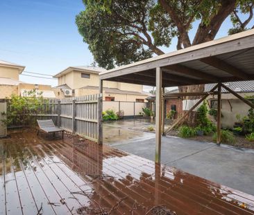 HOUSE SIZED PROPERTY | STUDY | WALKING DISTANCE TO BEACH - Photo 4