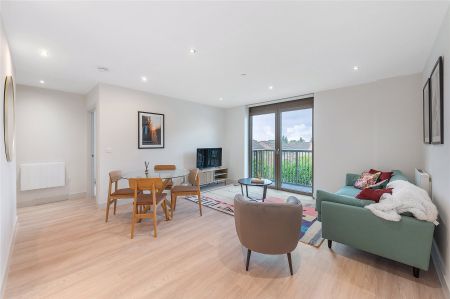 Apt 190, Leatherhead, Surrey, KT22 flat to rent - Photo 3