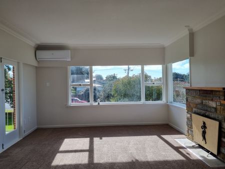 Spacious 3-Bedroom Home - Photo 5