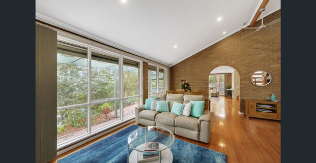 48 Milborne Cres, Eltham, Vic 3095 - Photo 1