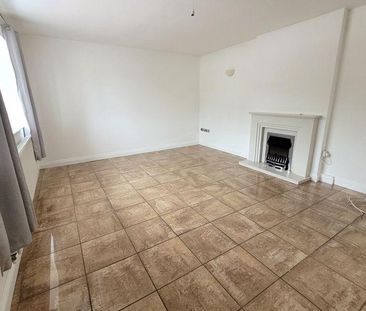 4 bedroom semi-detached house to rent - Photo 5